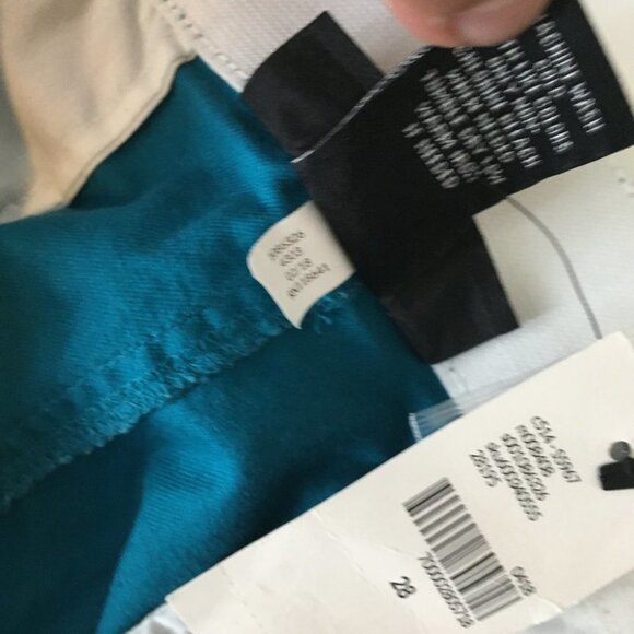 Lane Bryant Girlfriend Shorts Size 28 - Picture 8 of 10